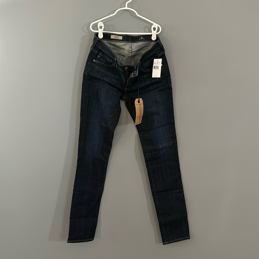 NWT!! - the Stilt Cigarette leg - AG Jeans - Size 26